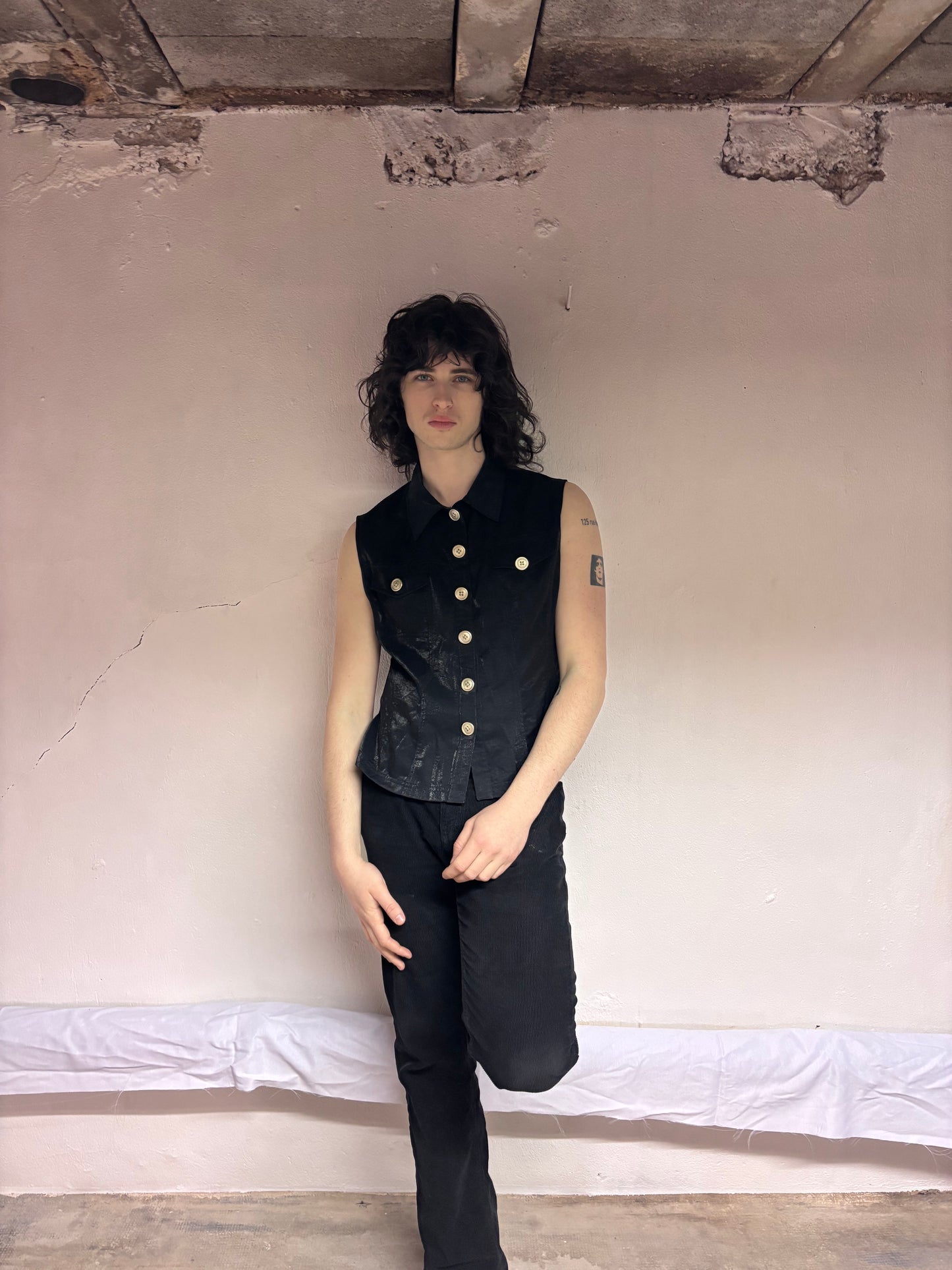 Black unisex shirt