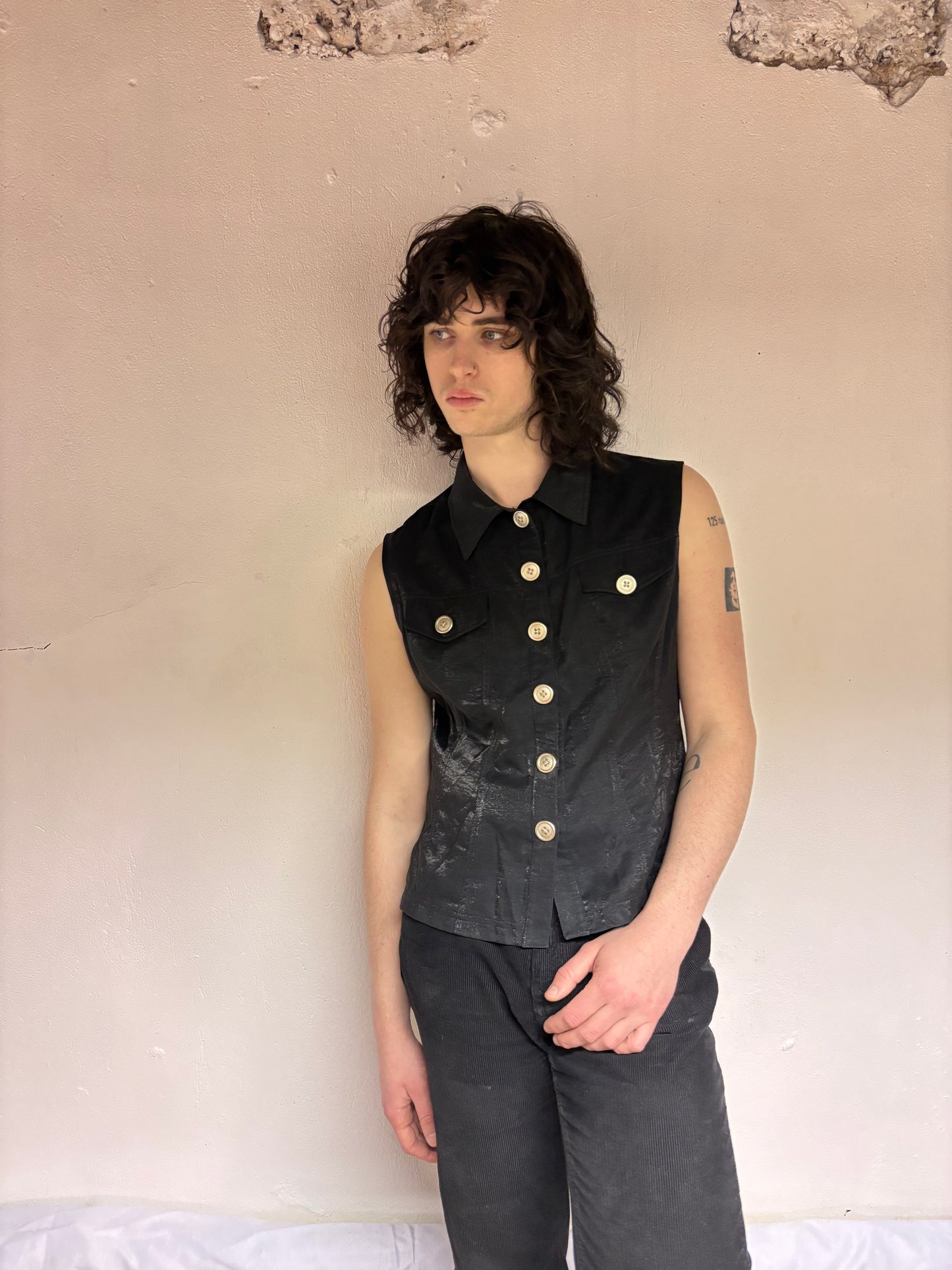 Black unisex shirt