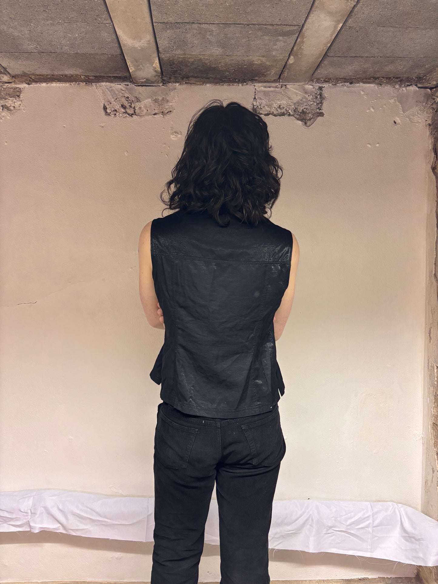 Black unisex shirt