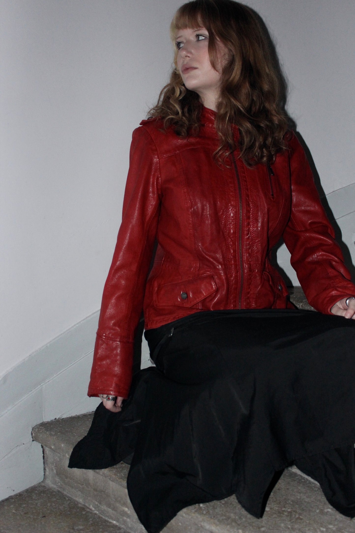 Veste en cuir rouge